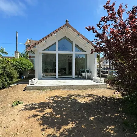 Family House By The Sea Сasa de vacaciones